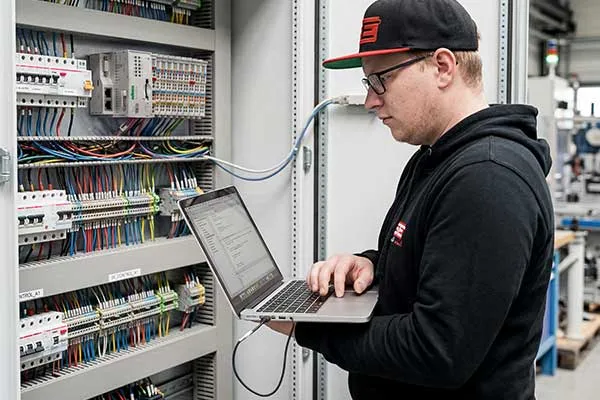 Programmierung und Inbetriebnahme
