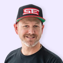 Portrait von Dennis Metzner